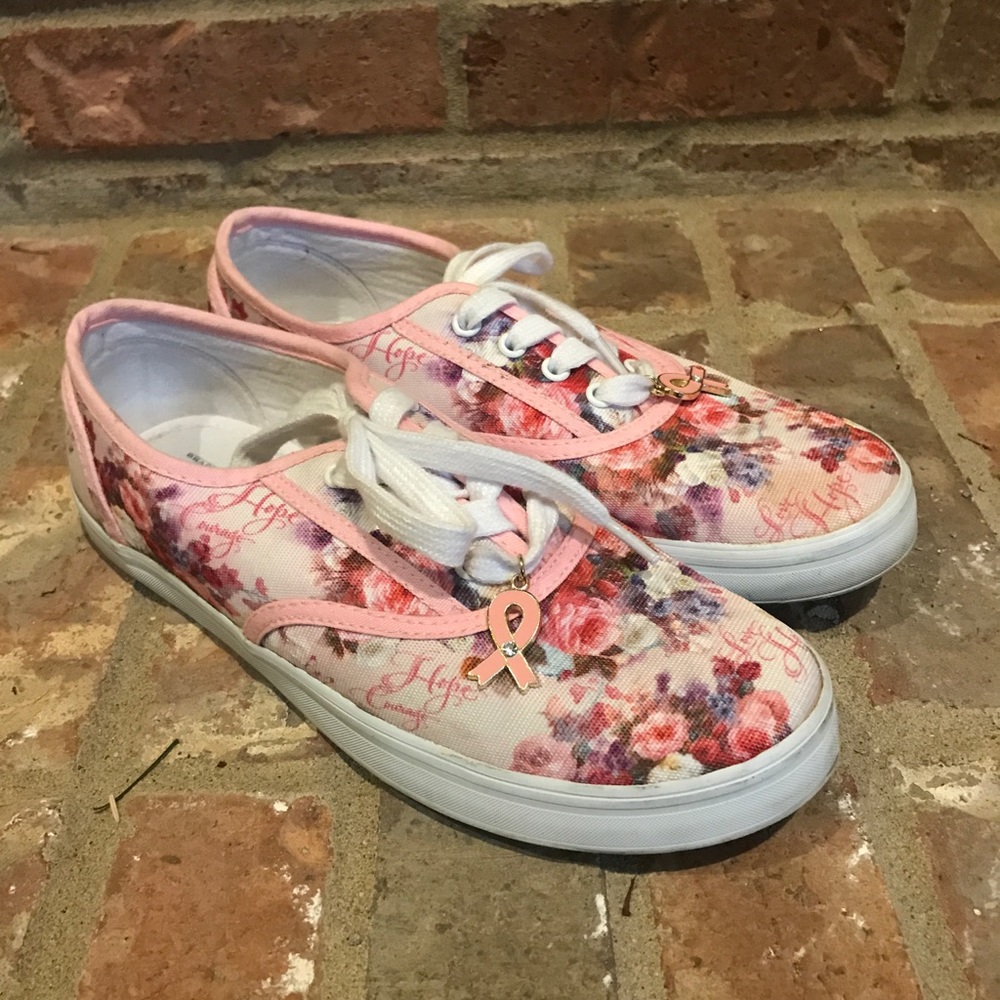 Bradford Exchange 2010 Collector Shoes Size 7
